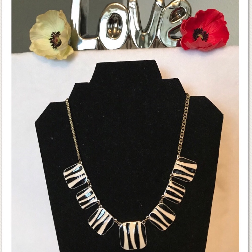 💋Black and White necklace💋